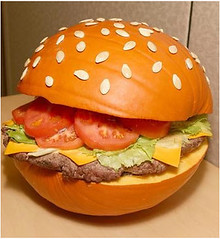 Super Peperoni Melt burger — pepperoni con doble queso