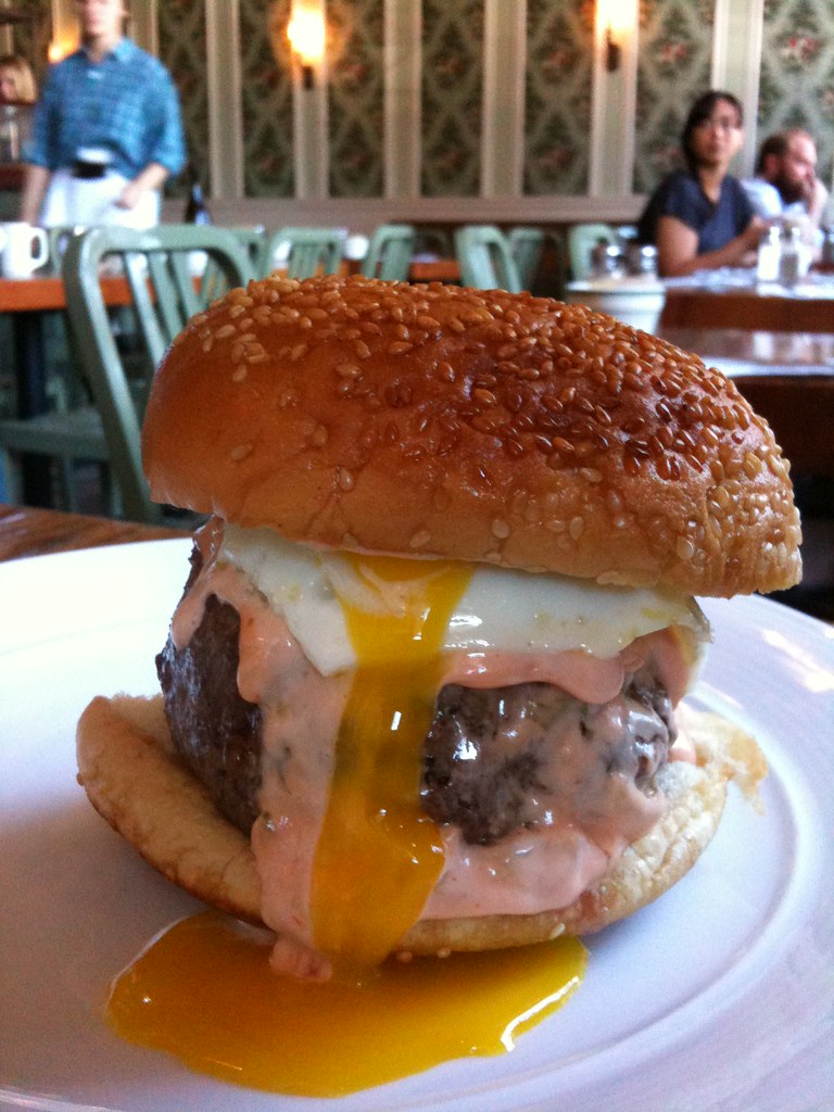 Burger Churrasco — torta angus con chimichurri